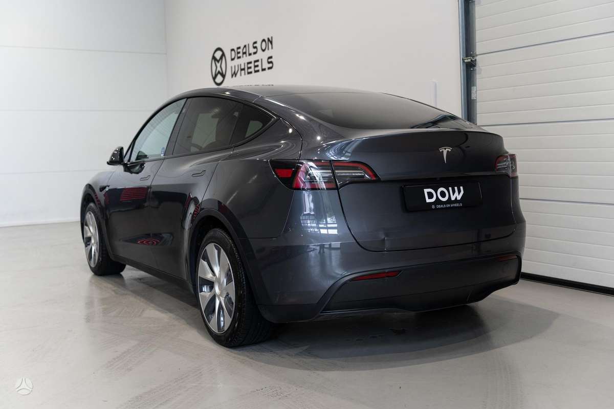 Tesla Model Y - 6