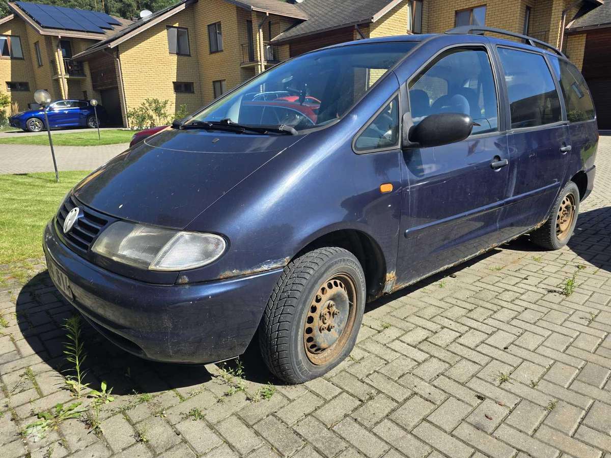 Volkswagen Sharan - 1