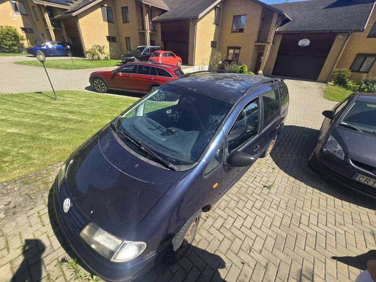 Volkswagen Sharan - 11