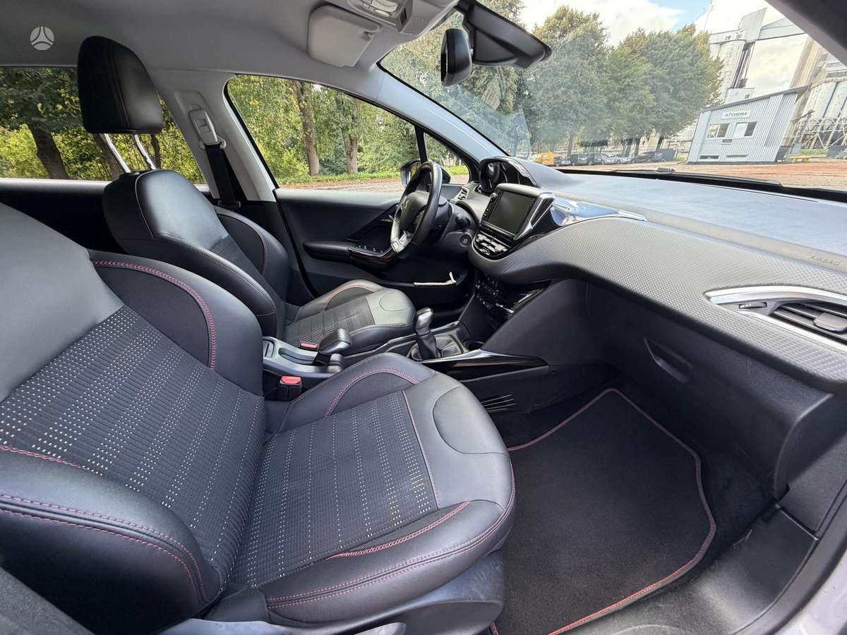 Peugeot 2008 - 12