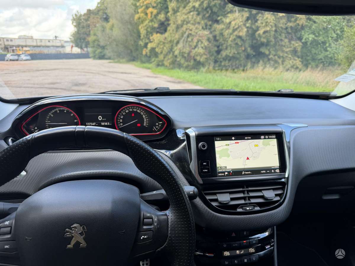 Peugeot 2008 - 9