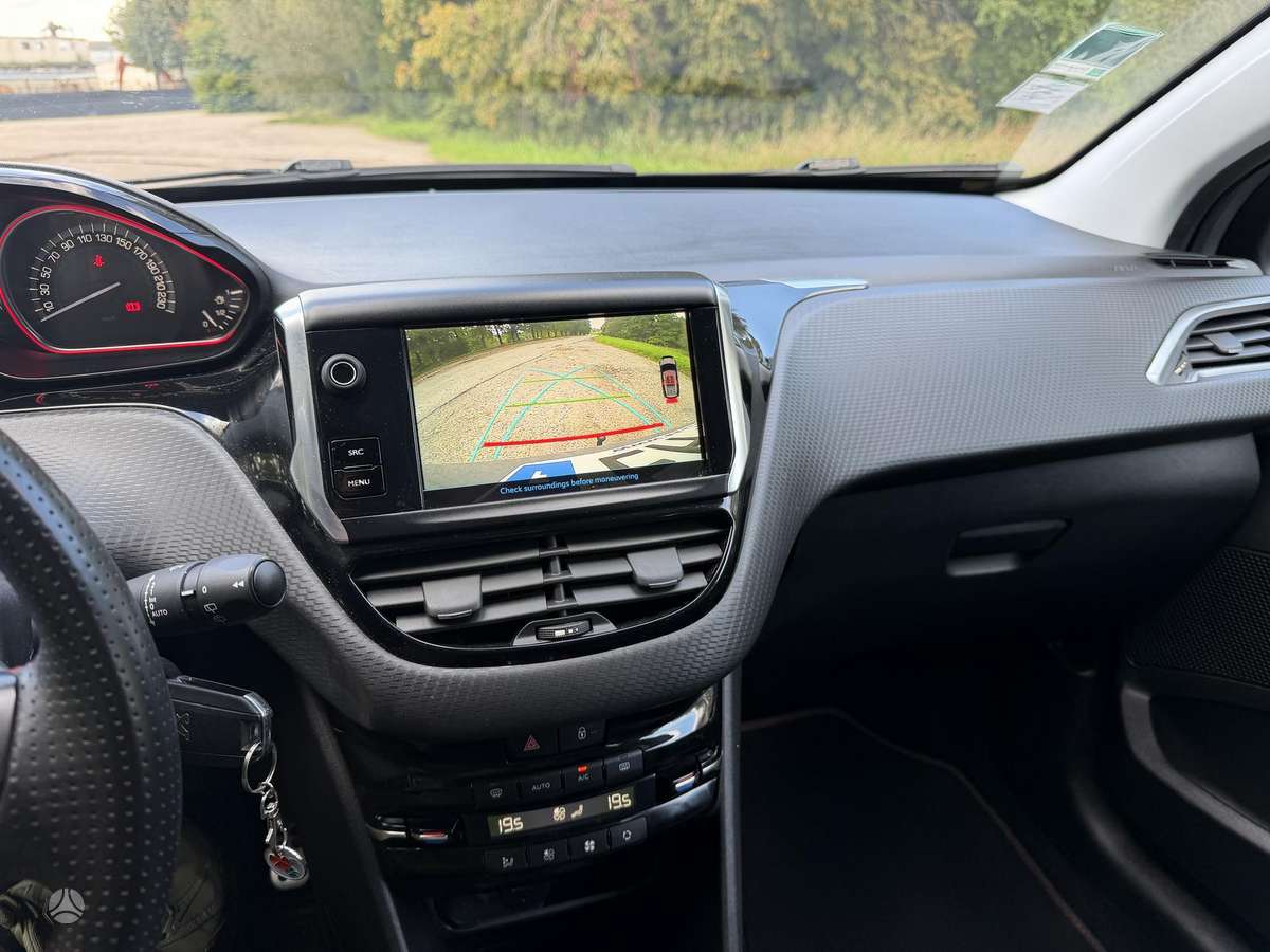 Peugeot 2008 - 10