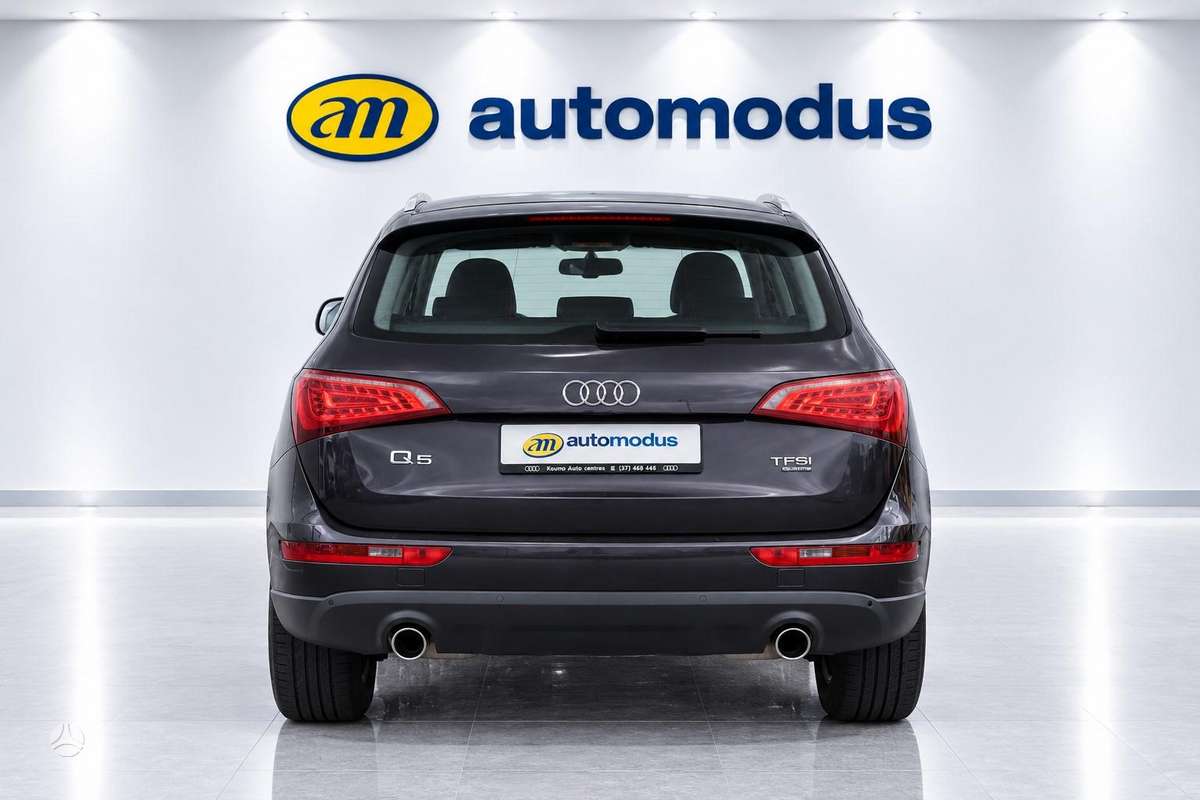 Audi Q5, 2.0 l., off-road / crossover
