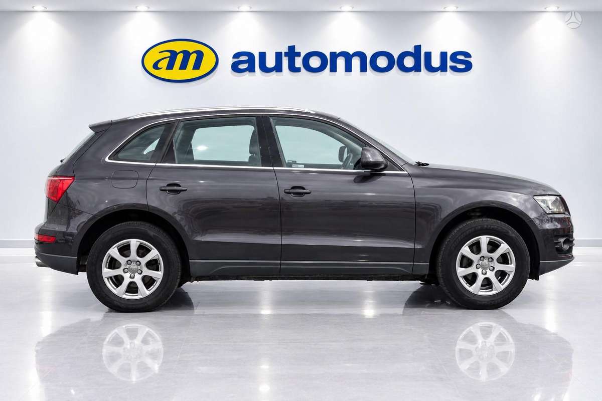 Audi Q5, 2.0 l., off-road / crossover