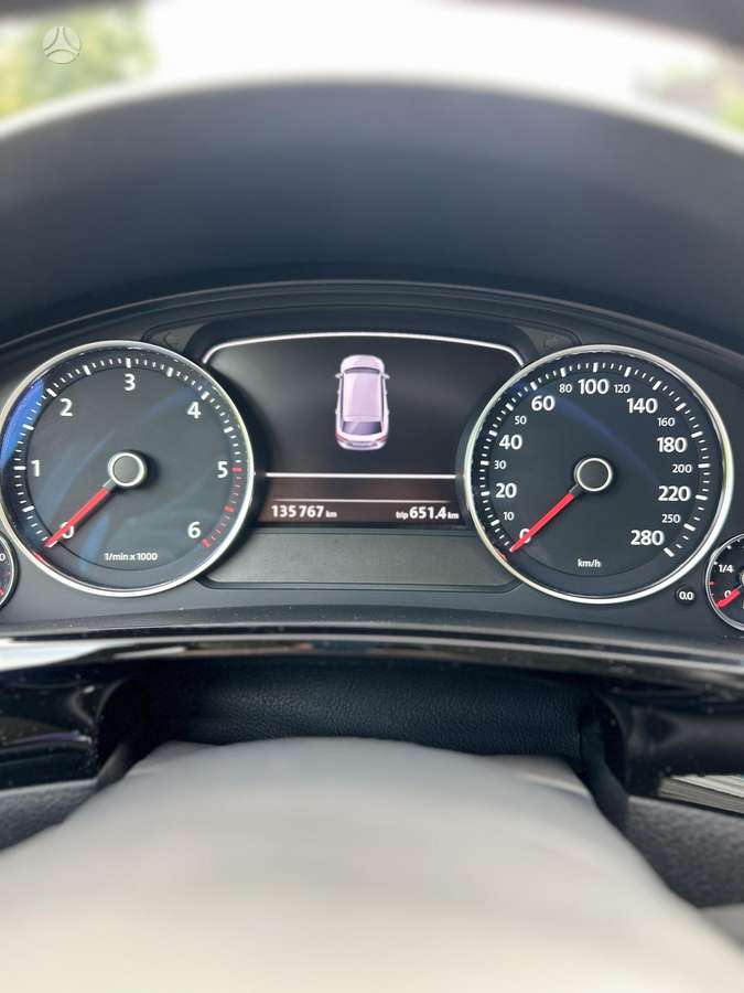 Volkswagen Touareg - 8