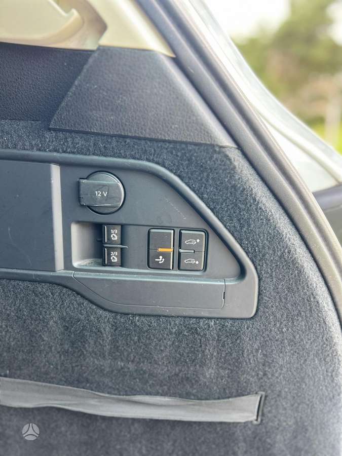 Volkswagen Touareg - 11