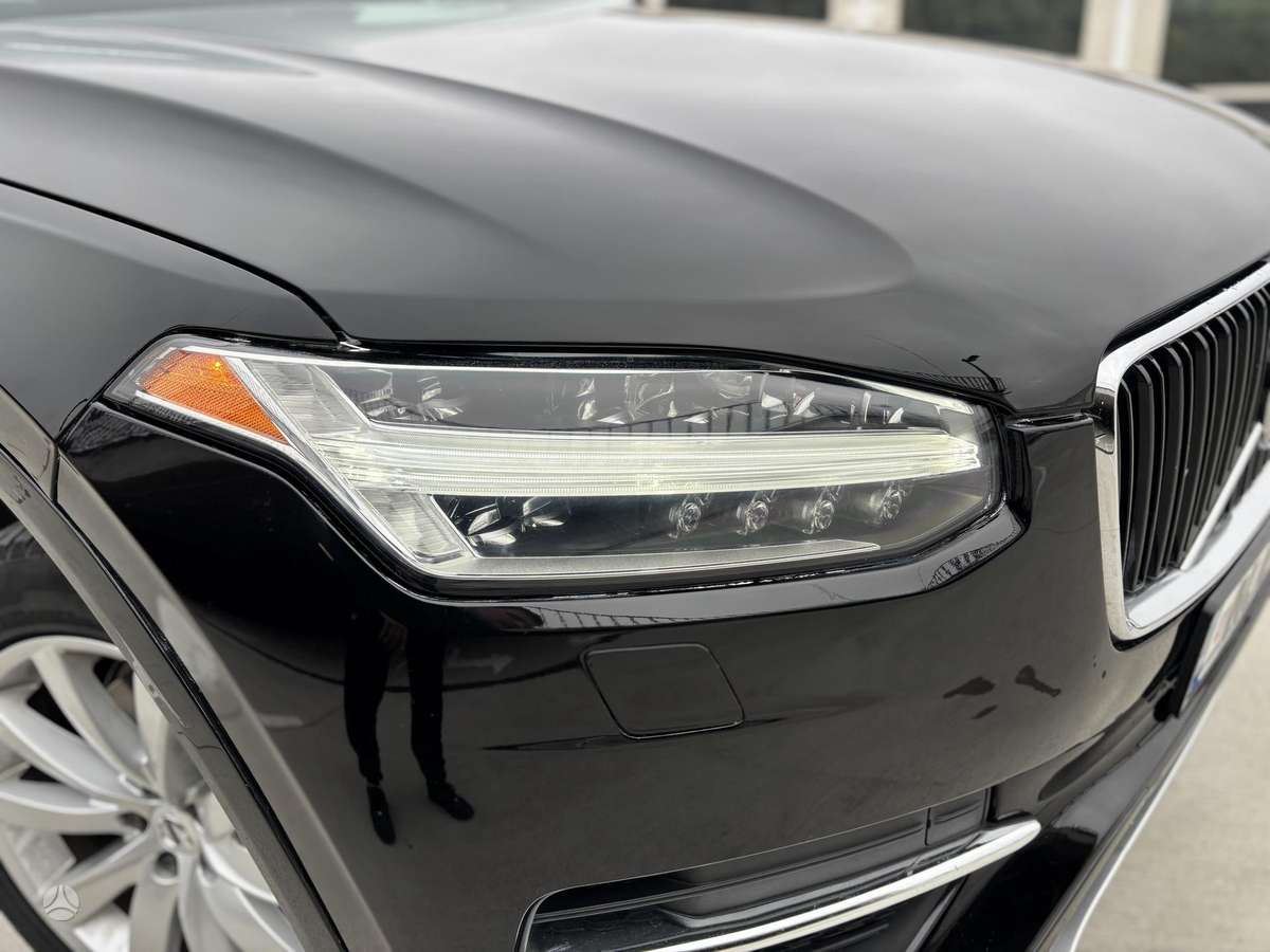 Volvo XC90 - 11