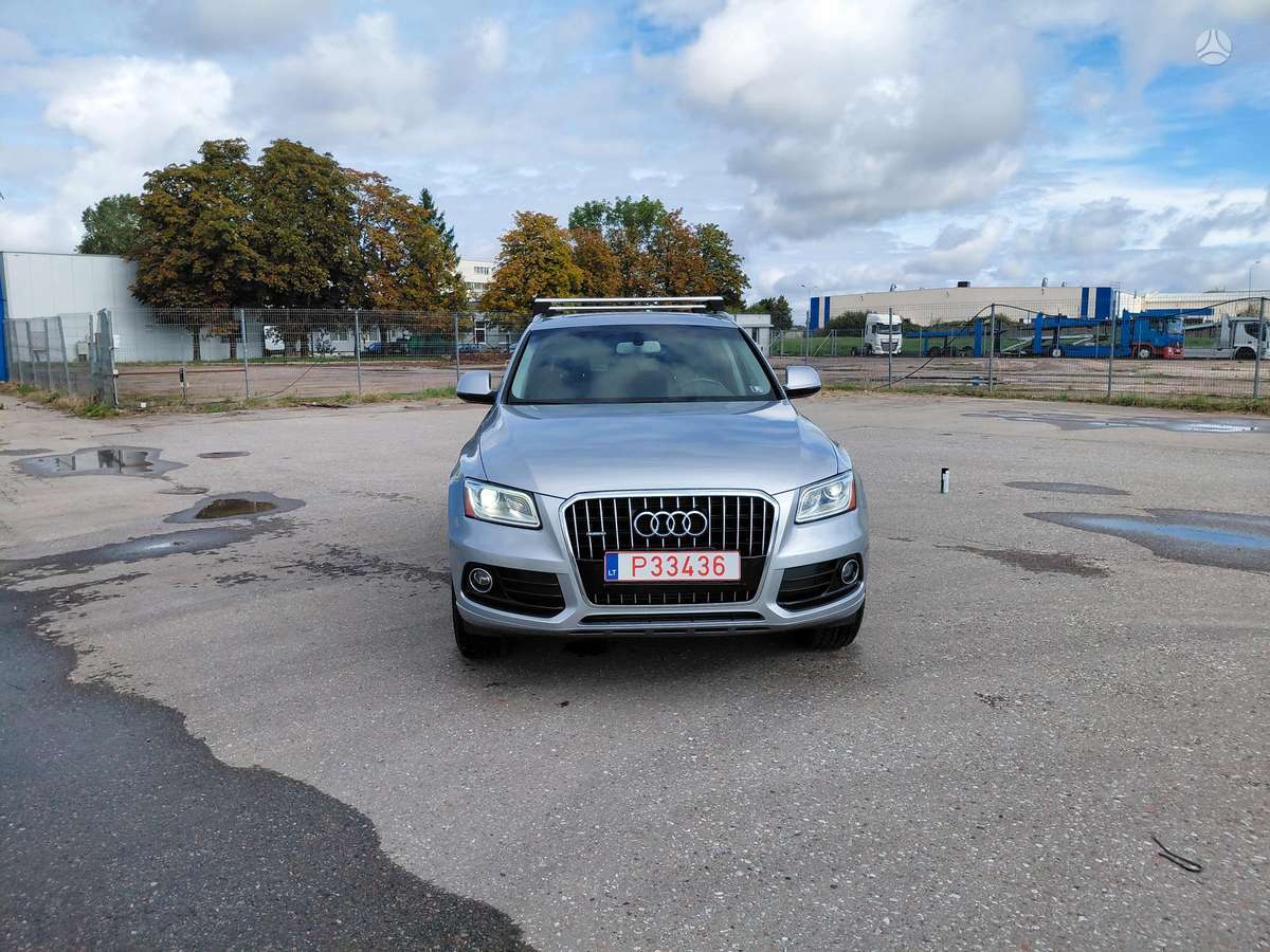 Audi Q5, 2.0 l., off-road / crossover