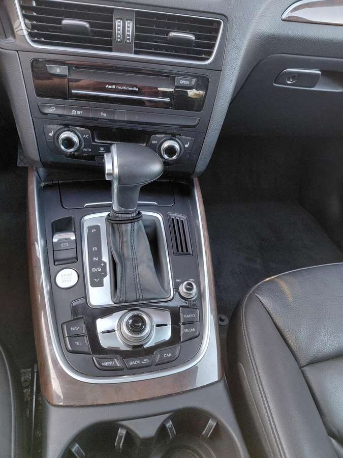 Audi Q5, 2.0 l., off-road / crossover
