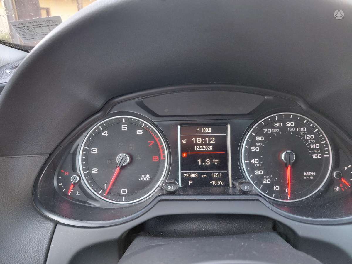 Audi Q5, 2.0 l., off-road / crossover