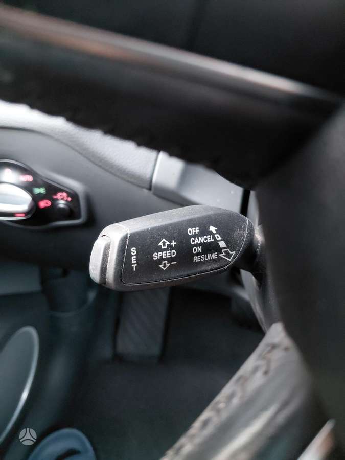 Audi Q5, 2.0 l., off-road / crossover