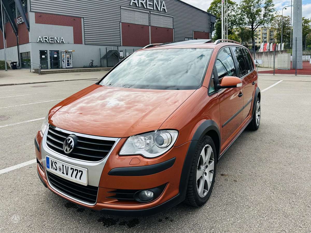 Volkswagen Touran - 2