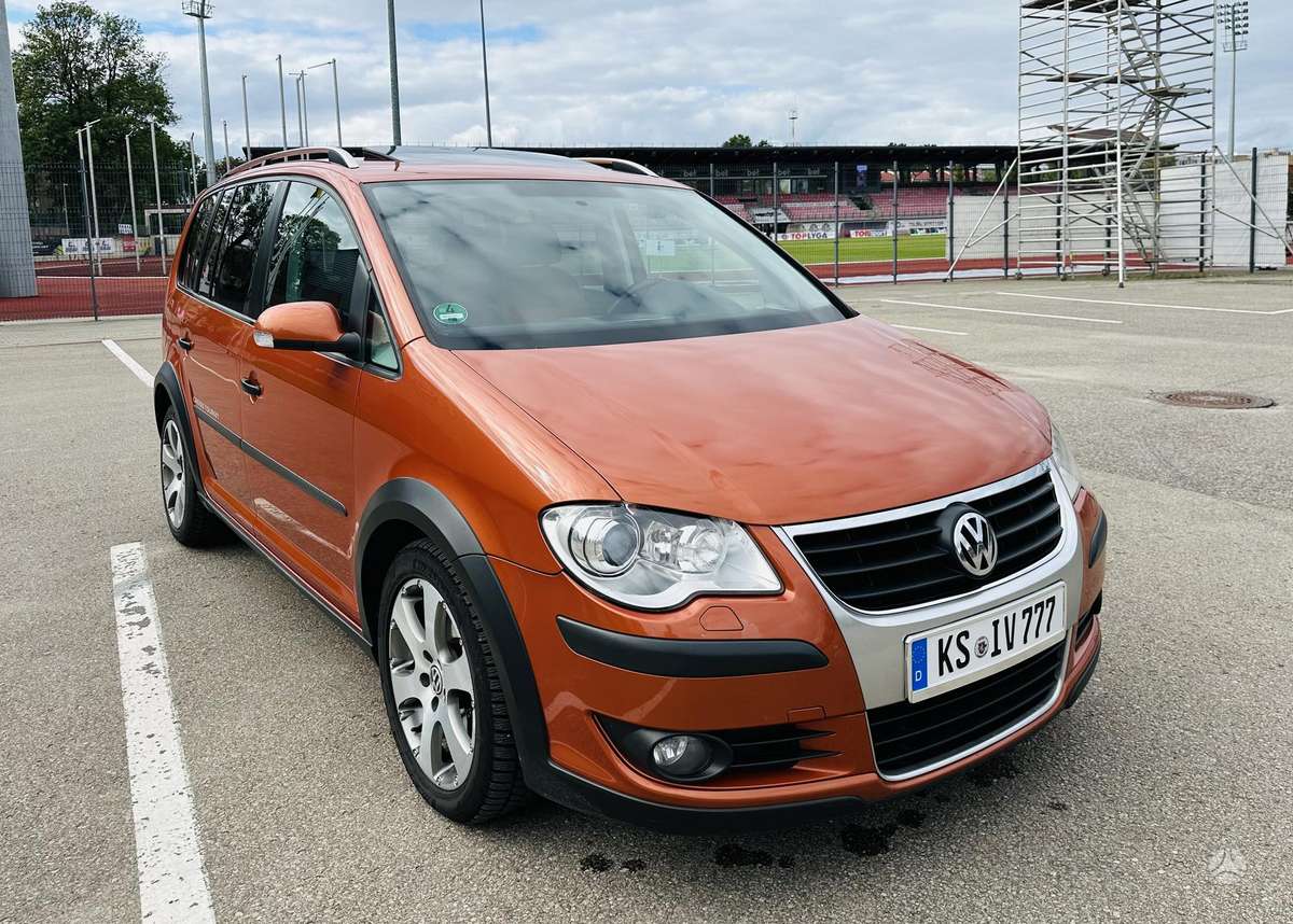Volkswagen Touran - 3
