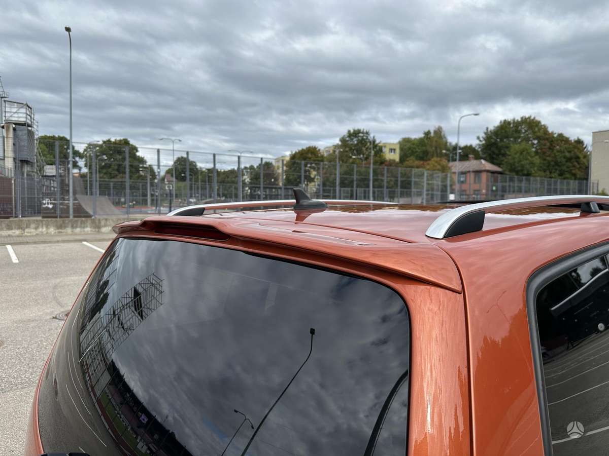 Volkswagen Touran - 7
