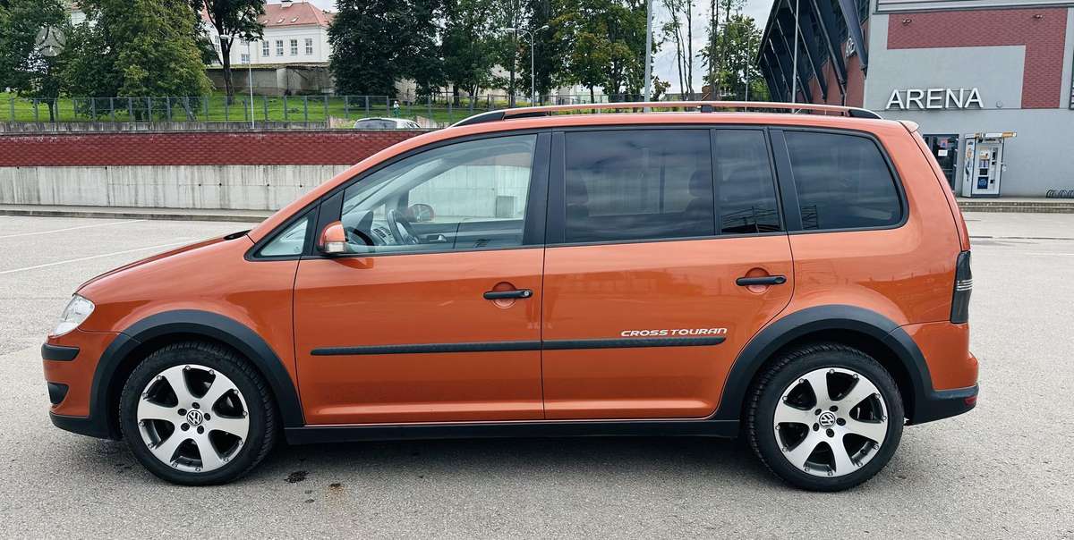 Volkswagen Touran - 9