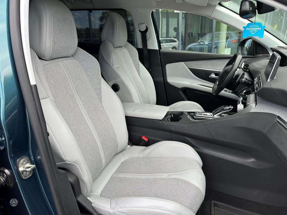 Peugeot 5008, 1.2 l., Минивэн
