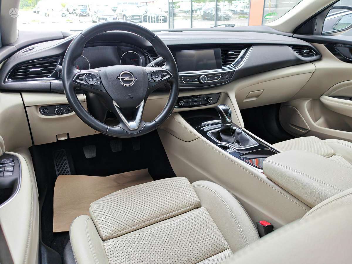 Opel Insignia, 2.0 l., hatchback
