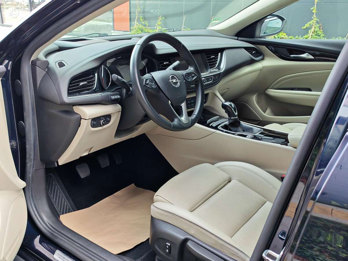 Opel Insignia, 2.0 l., hatchback