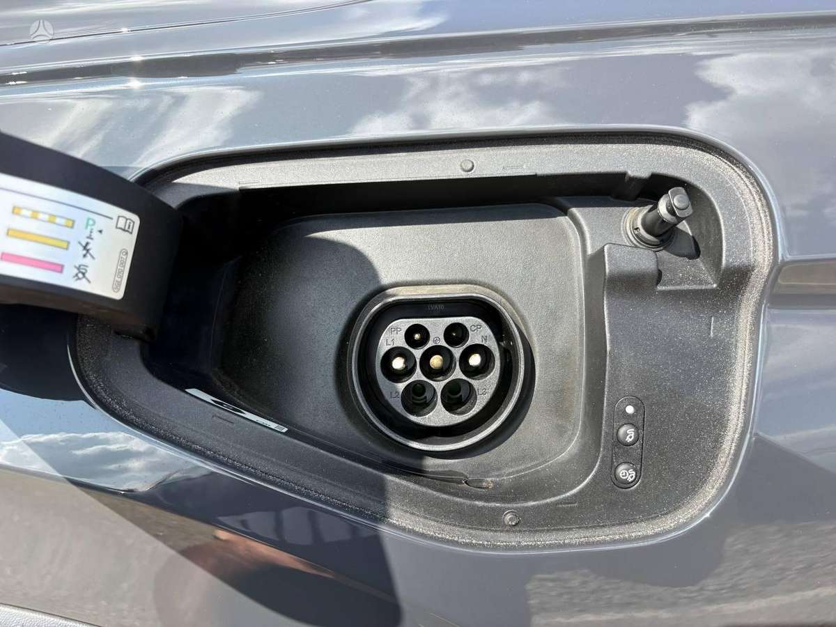 Volkswagen Tiguan - 10