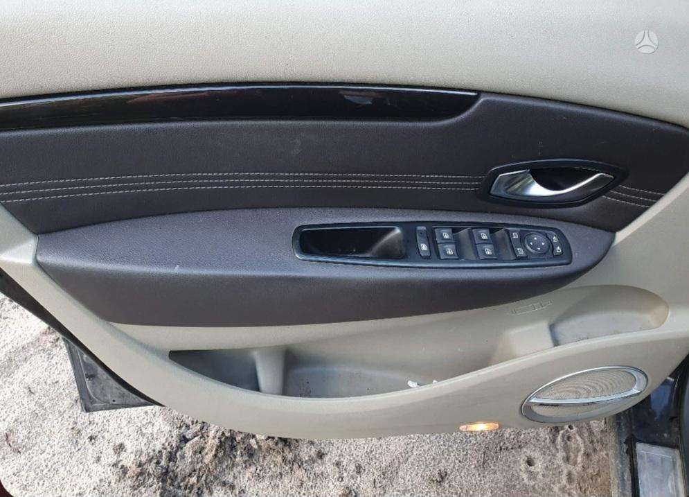 Renault Grand Scenic - 8