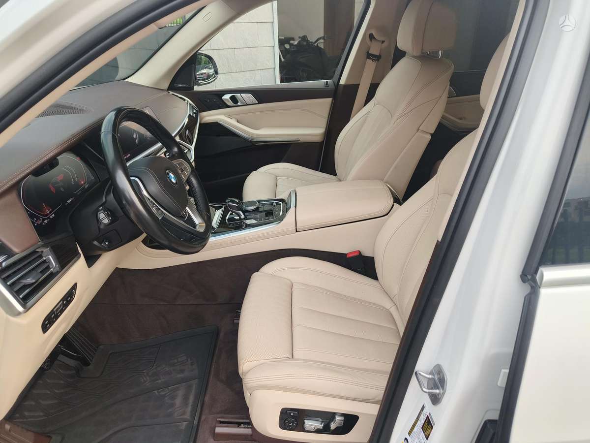 BMW X7 - 7