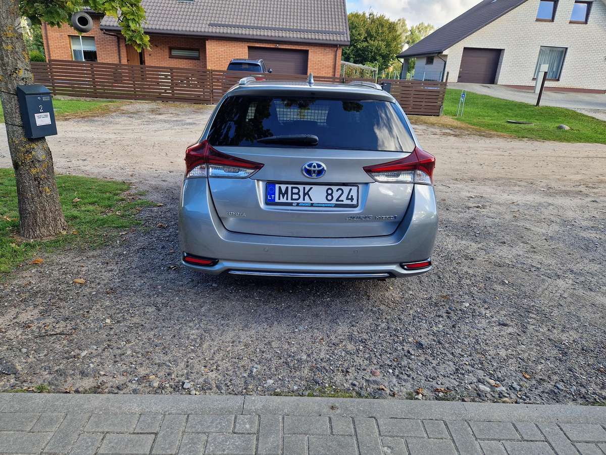Toyota Auris - 2