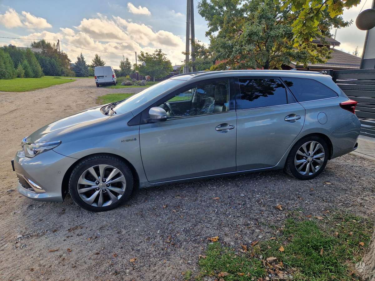 Toyota Auris - 1