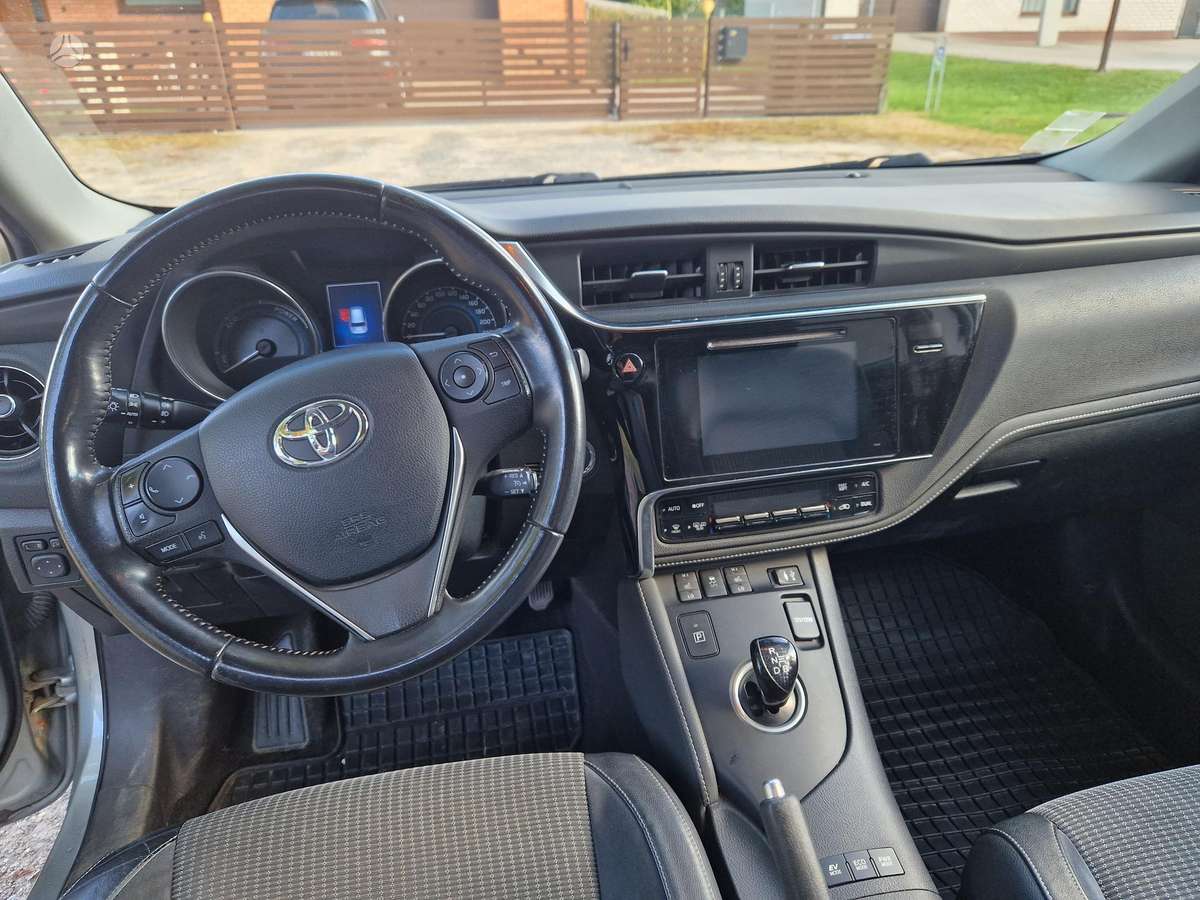Toyota Auris - 9