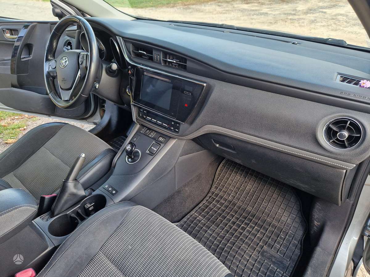 Toyota Auris - 8