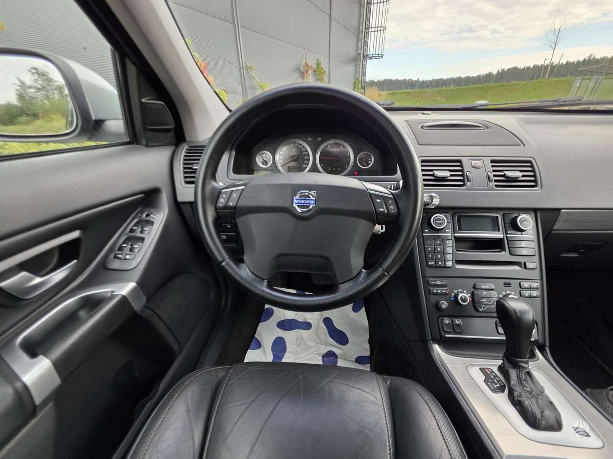 Volvo XC90 - 10