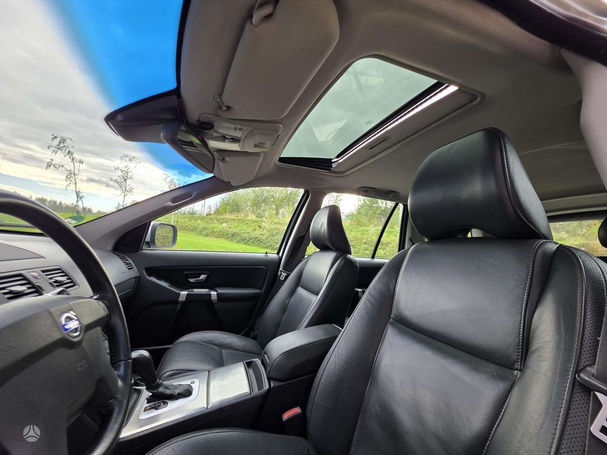 Volvo XC90 - 11