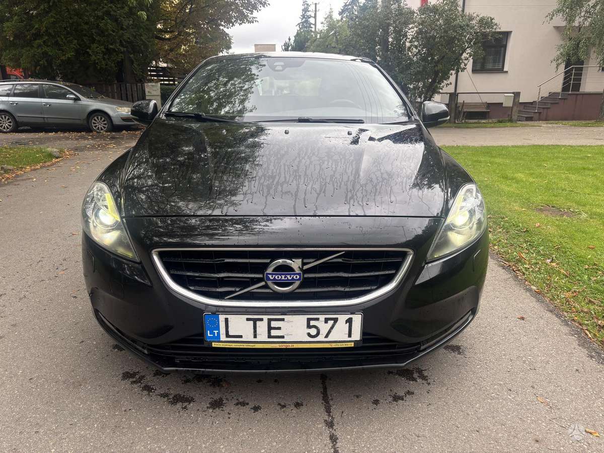 Volvo V40, 2.0 l., hatchback