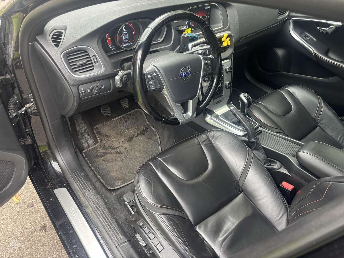Volvo V40, 2.0 l., hatchback