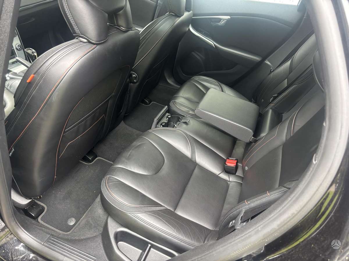 Volvo V40, 2.0 l., Хэтчбек