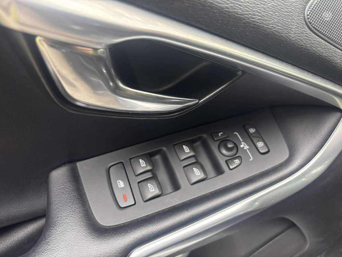 Volvo V40, 2.0 l., hatchback