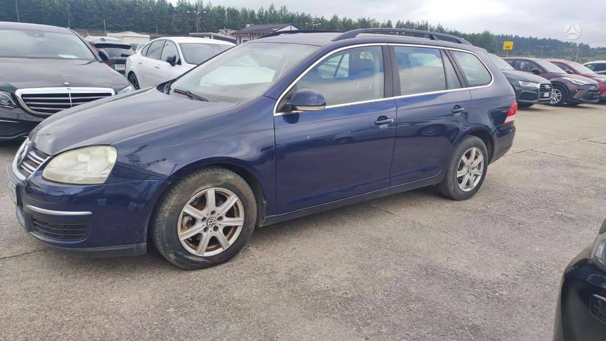 Volkswagen Golf - 3