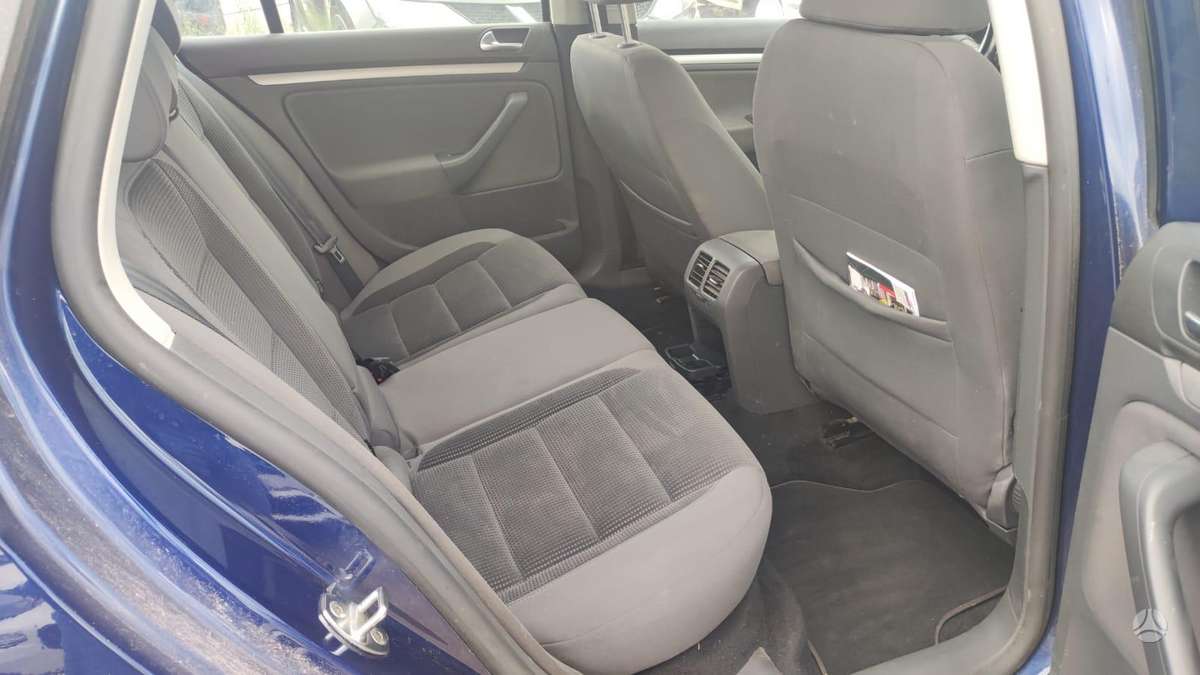 Volkswagen Golf - 5