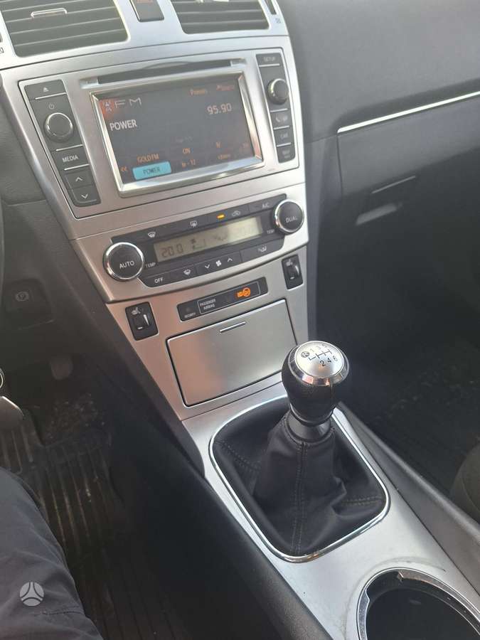 Toyota Avensis - 2
