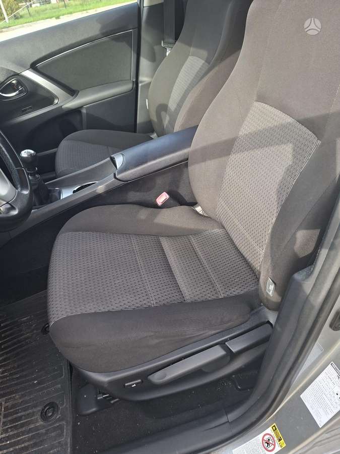 Toyota Avensis - 3