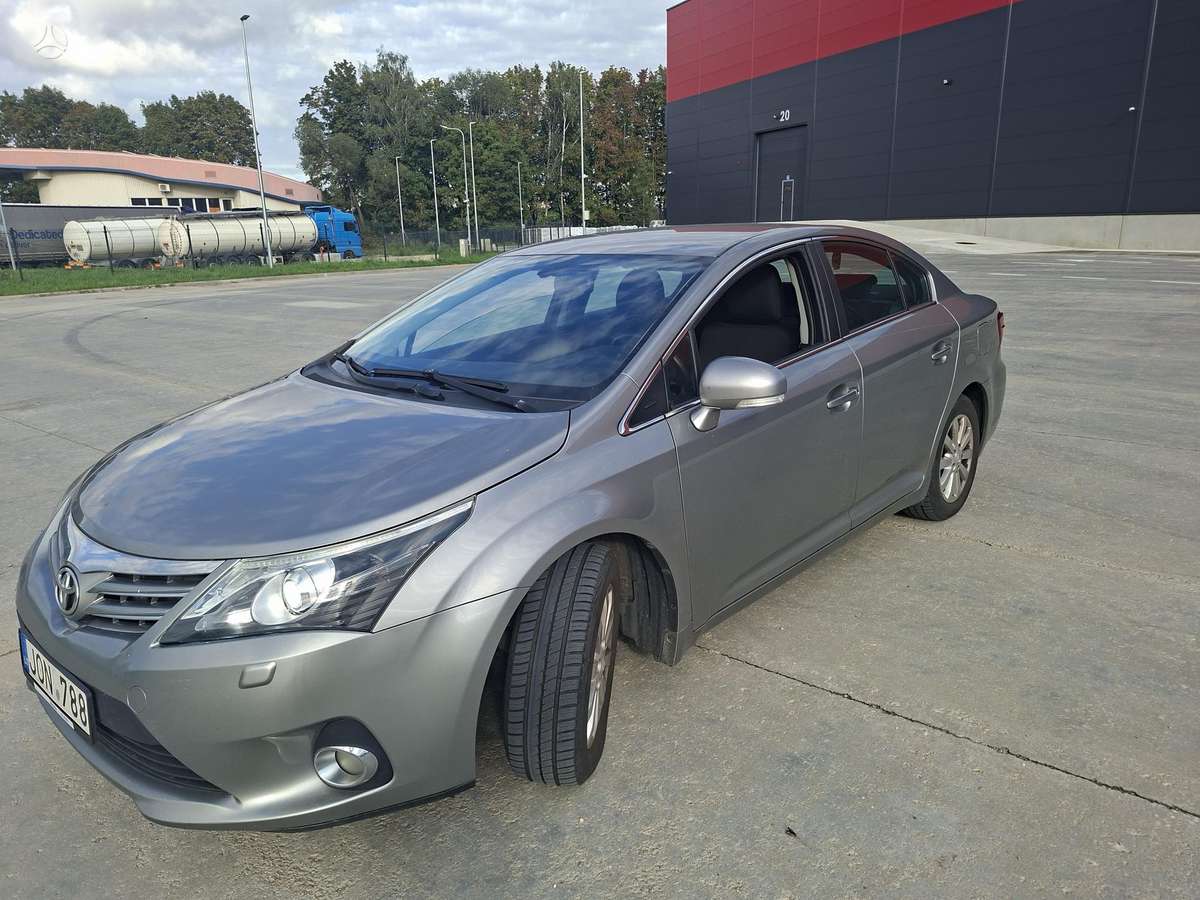 Toyota Avensis - 4