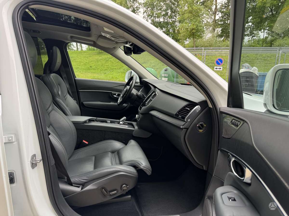Volvo XC90 - 9