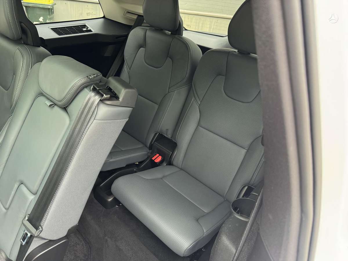 Volvo XC90 - 11