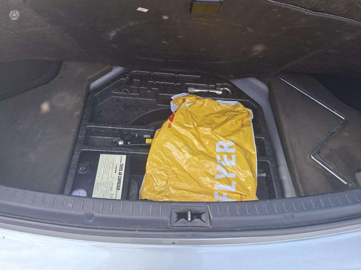 Toyota Avensis - 9