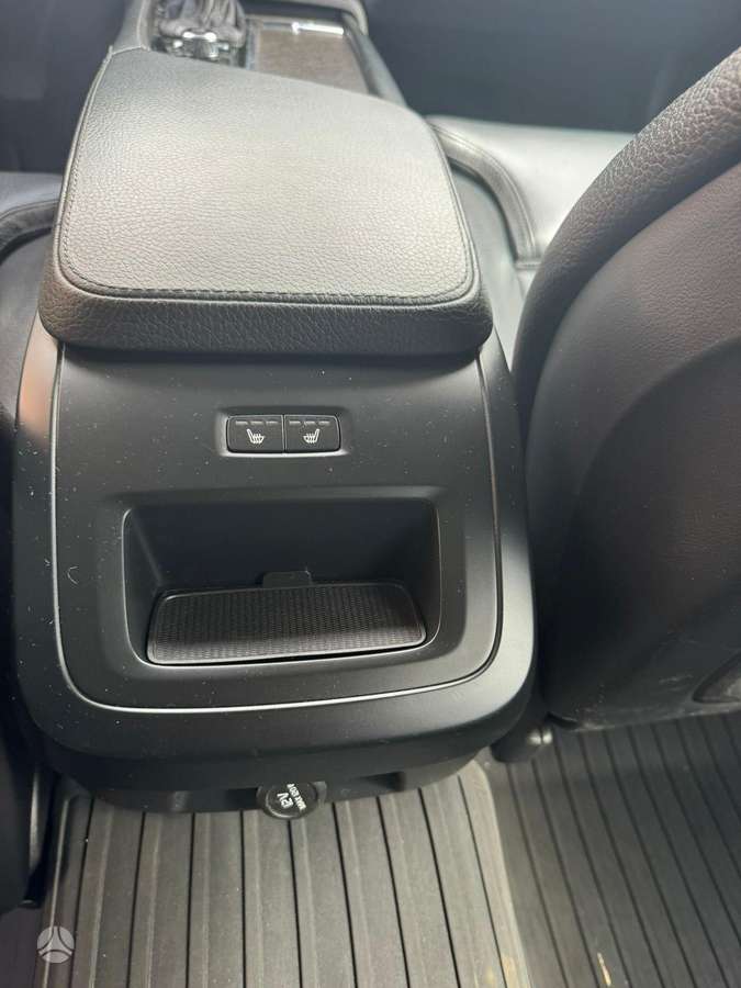 Volvo V90 Cross Country - 9
