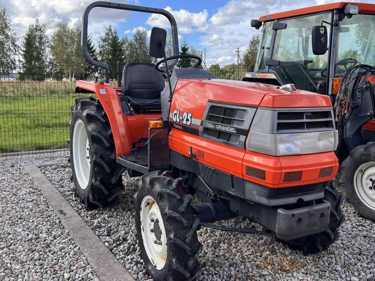 Kubota ĮVAIRIŲ MODELIŲ, тракторы