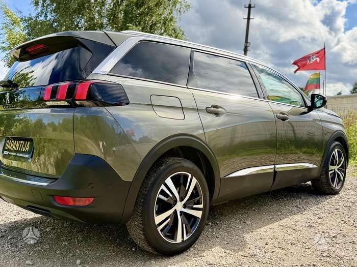 Peugeot 5008 - 8