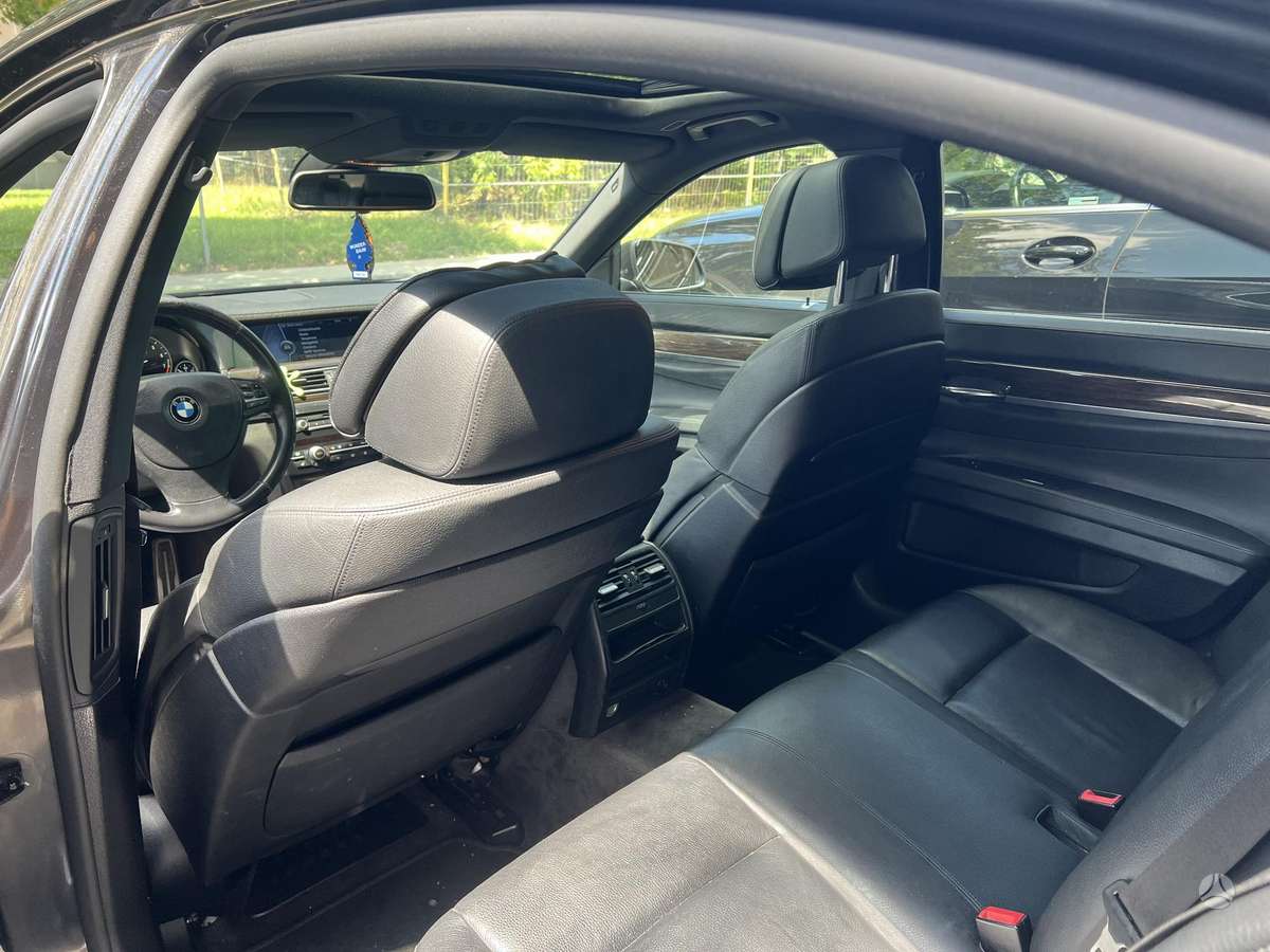 BMW 740, 3.0 l., Седан