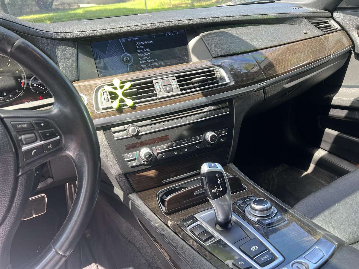BMW 740, 3.0 l., Седан