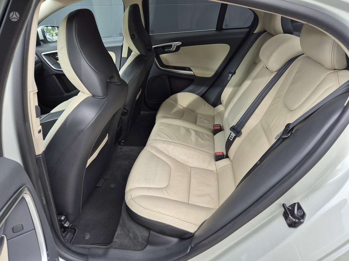 Volvo S60, 2.0 l., Седан