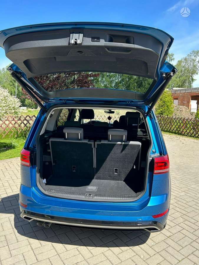 Volkswagen Touran - 4